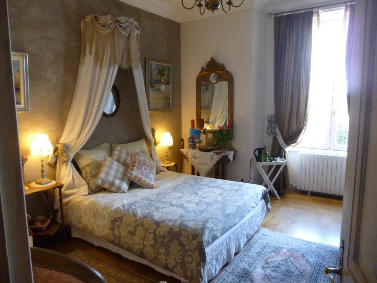 Le Petit Chateau - Tiffauges Proche Puy Dufou Bagian luar foto