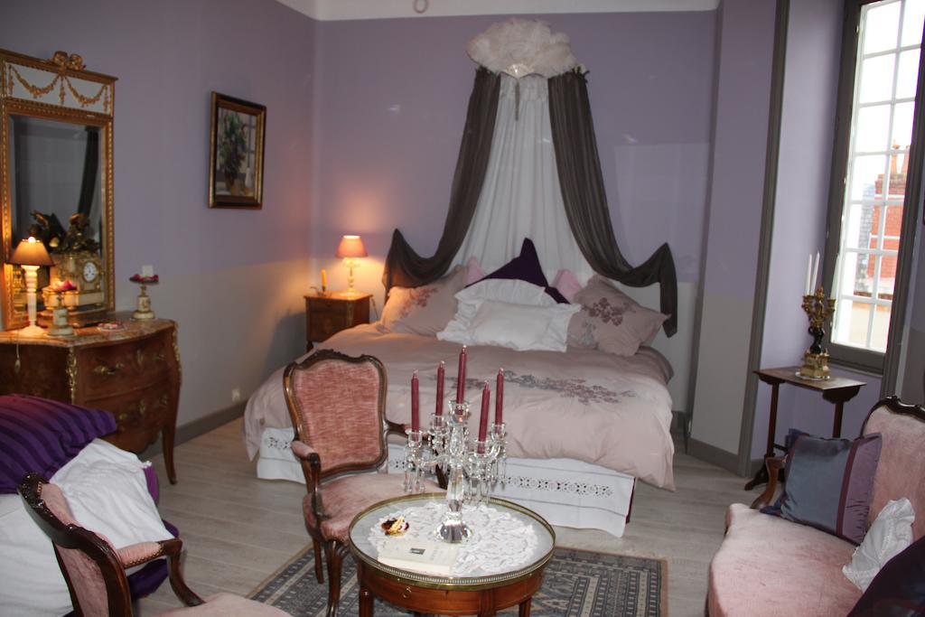Le Petit Chateau - Tiffauges Proche Puy Dufou Ruang foto