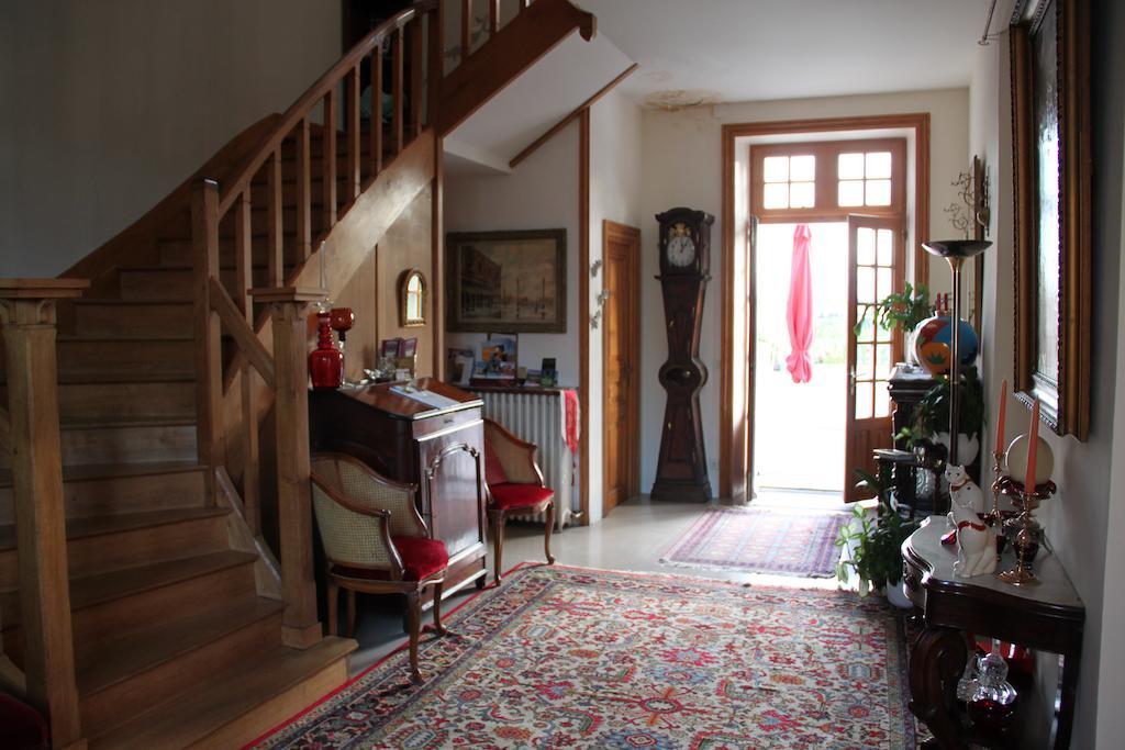 Le Petit Chateau - Tiffauges Proche Puy Dufou Bagian luar foto