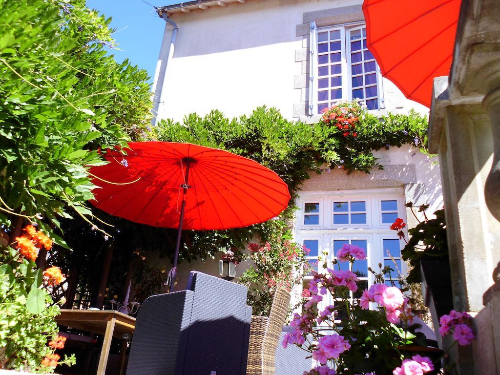 Le Petit Chateau - Tiffauges Proche Puy Dufou Bagian luar foto