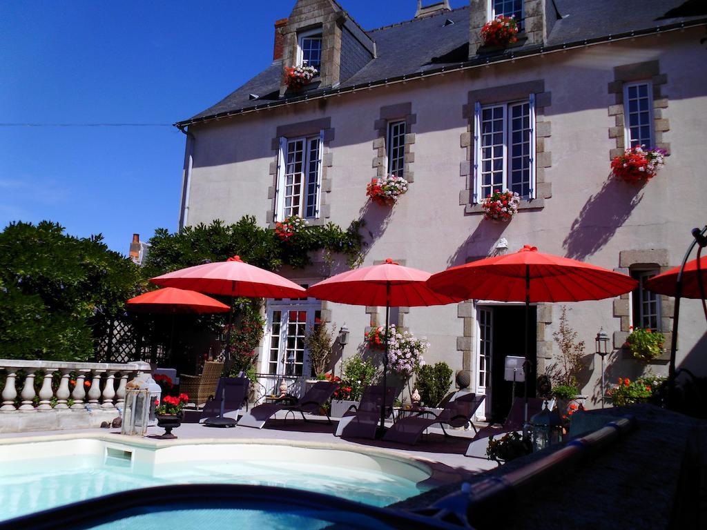 Le Petit Chateau - Tiffauges Proche Puy Dufou Bagian luar foto